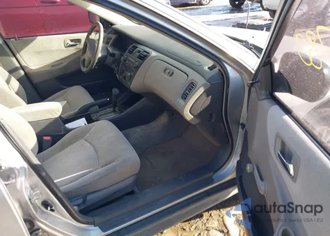 2001 Honda Accord Value Package z USA, uszkodzony, nr VIN 1HGCF86651A107922